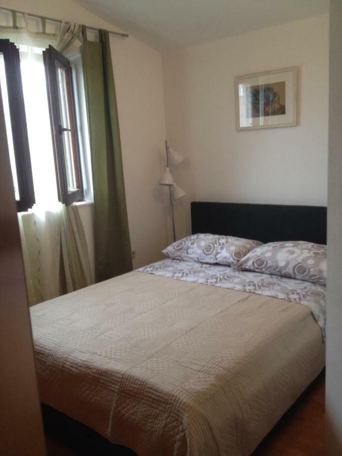 Apartment Morovic Kastela Luaran gambar
